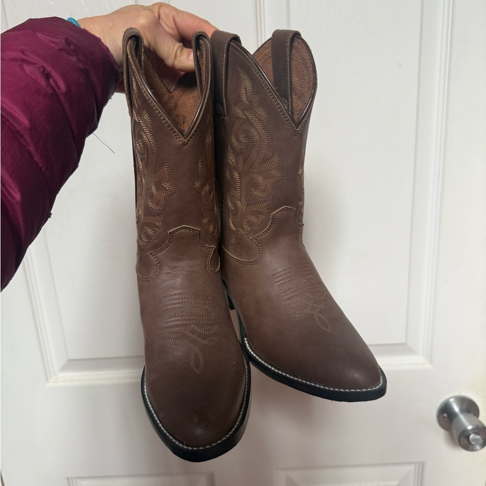 Kid’s 12.5 Justin Leather Boots. Brand new, never worn.
